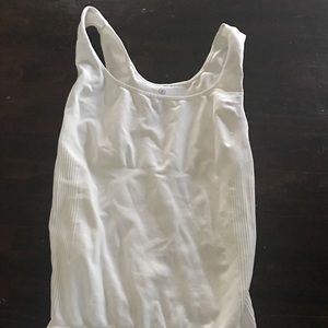 Blanqi post partum tank top size small